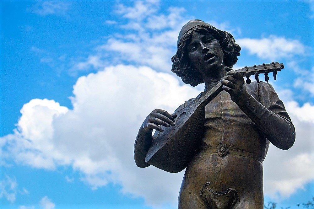 The Florentine Singer