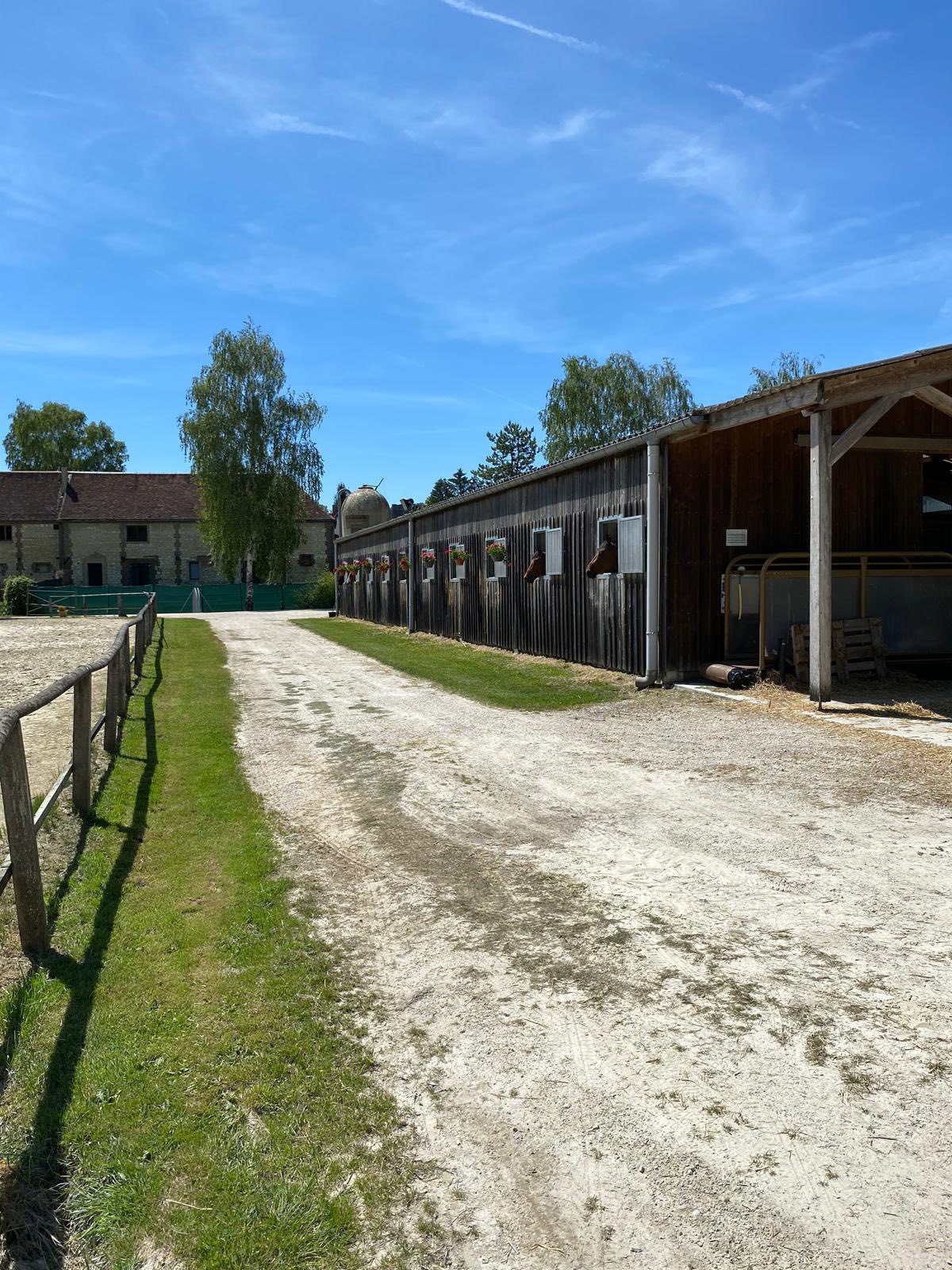 Les écurie de Thuisy — photo 2